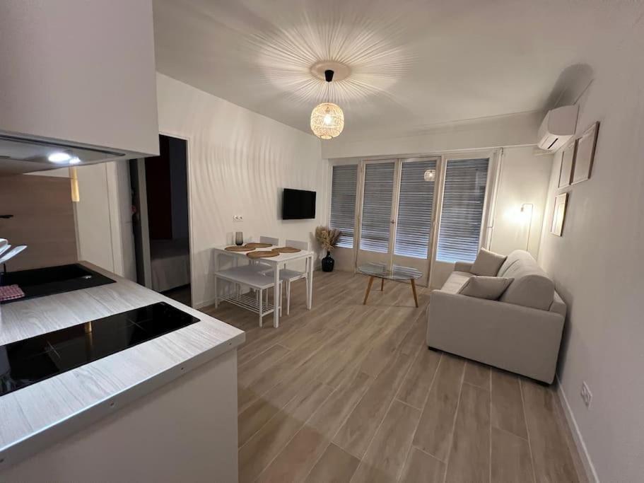 Magnifique T2 Proche Mer Et Ville Refait A Neuf Avec Terrasse Menton Kültér fotó